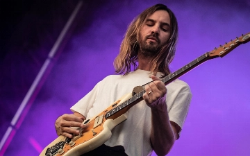 Солист группы Tame Impala придумал новый синтезатор, генерирующий аккорды